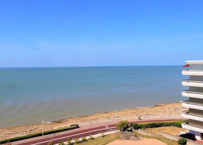 - Pleine Vue Pour Cet Classe 2 Etoiles - Les Tamaris Royan