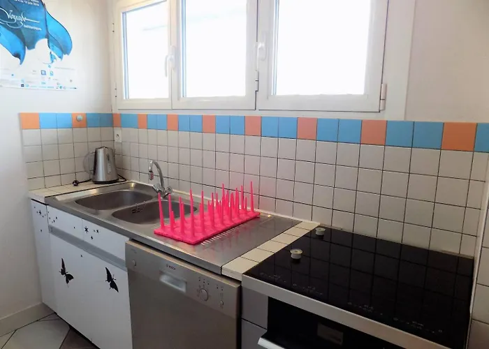 - Pleine Vue Pour Cet Classe 2 Etoiles - Les Tamaris * Royan