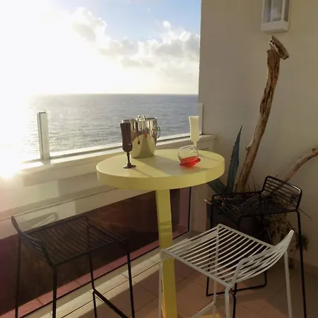 - Pleine Vue Pour Cet Classé 2 étoiles - Les Tamaris * Royan