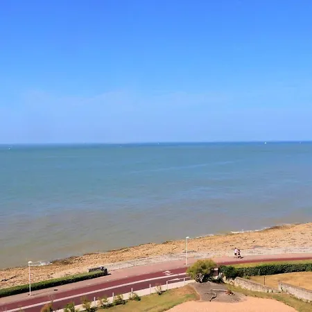 - Pleine Vue Pour Cet Classé 2 étoiles - Les Tamaris Royan