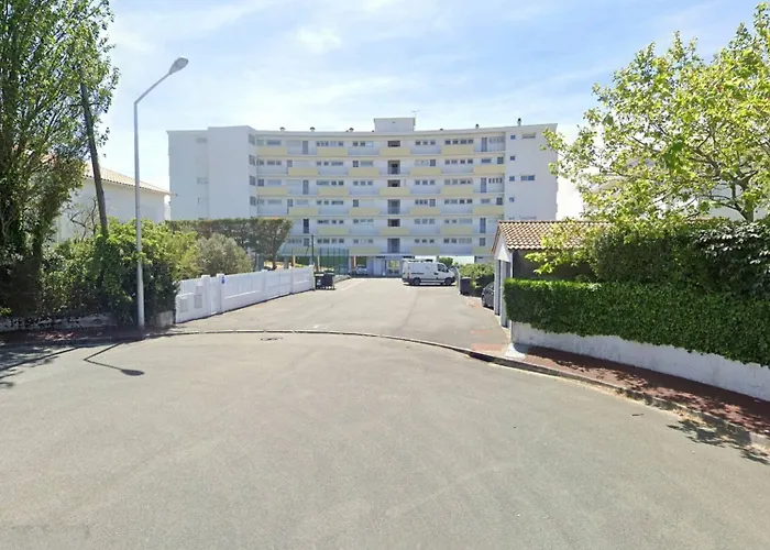 Apartment - Pleine Vue Pour Cet Classe 2 Etoiles - Les Tamaris Royan