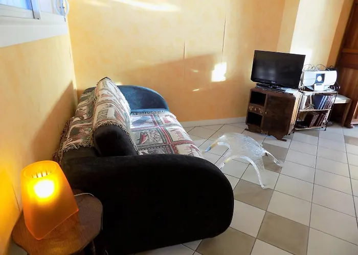 - Pleine Vue Pour Cet Classe 2 Etoiles - Les Tamaris *